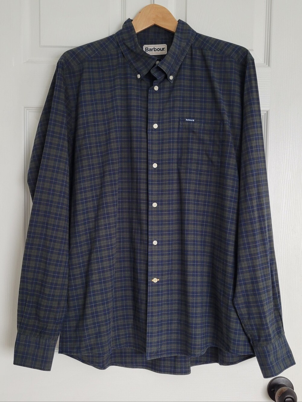 Barbour Men's Navy Blue and Hunter Green Plaid Tailored Fit Button-Down Shirt